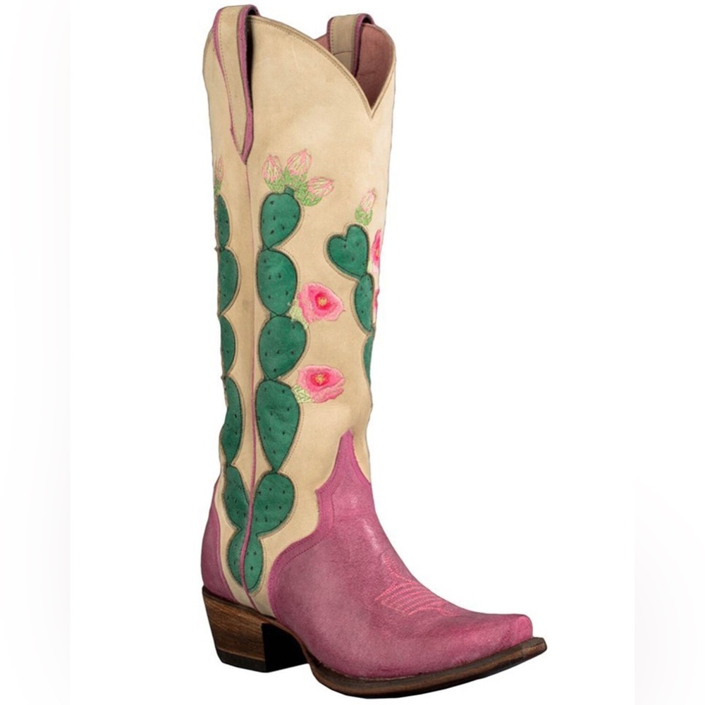 ISO Junk Gypsy Hard to Handle boots!